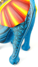 Cargar imagen en el visor de la galería, Elefante Azul y Ocre LN