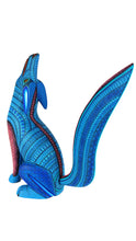 Cargar imagen en el visor de la galería, Coyote Azul Aullando SN
