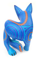 Cargar imagen en el visor de la galería, Artesanía escultura popular Oaxaqueña Alebrije tona coyote azul