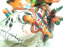 Cargar imagen en el visor de la galería, Cráneo con mariposas