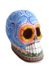 Cargar imagen en el visor de la galería, Cráneo Azul Grecas