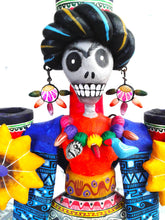 Cargar imagen en el visor de la galería, Frida Calavera Candelero