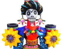 Cargar imagen en el visor de la galería, Frida Calavera Candelero
