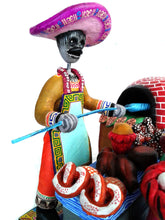 Cargar imagen en el visor de la galería, Panadero Tradicional Calavera