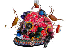 Cargar imagen en el visor de la galería, Cráneo con Insectos (rosa)