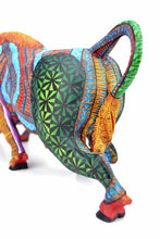 Cargar imagen en el visor de la galería, Toro de Lidia Elegante JF