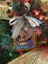 Cargar imagen en el visor de la galería, Posada - Colgante de barro