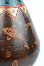 Cargar imagen en el visor de la galería, Florero Marrón Carpas Cónico
