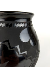 Cargar imagen en el visor de la galería, Vasija Negra y Grafito - LO