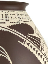 Cargar imagen en el visor de la galería, Vasija Café Deco Beige