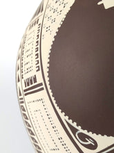 Cargar imagen en el visor de la galería, Vasija Café Deco Beige