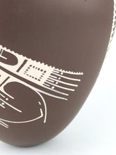 Cargar imagen en el visor de la galería, Vasija Café Deco Beige