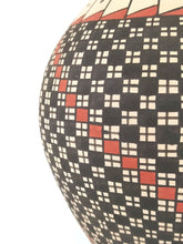 Cargar imagen en el visor de la galería, Vasija Líneas Rojo y Negro