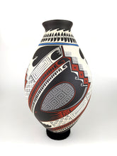 Cargar imagen en el visor de la galería, Vasija Gde Café Deco Rojo y Beige con Anillo Azul LO