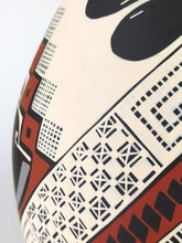 Cargar imagen en el visor de la galería, Vasija Gde Café Deco Rojo y Beige con Anillo Azul LO