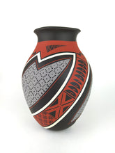 Cargar imagen en el visor de la galería, Artesanía mexicana barro Cerámica Mata Ortiz