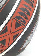 Cargar imagen en el visor de la galería, Vasija Café Deco Rojo y Blanco - LO