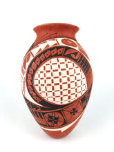 Cargar imagen en el visor de la galería, Cerámica Mata Ortiz Artesanía Barro Mexicana