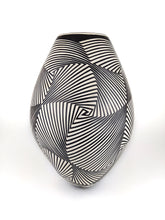 Cargar imagen en el visor de la galería, Cerámica Mata Ortiz Artesanía Barro Mexicana