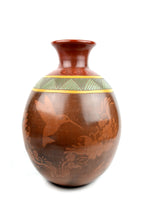 Cargar imagen en el visor de la galería, Jarrón Rojo Motivos Prehisánicos Redondeado
