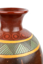 Cargar imagen en el visor de la galería, Jarrón Rojo Motivos Prehisánicos Redondeado