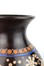 Cargar imagen en el visor de la galería, Jarrón Colibrí Marrón Gde