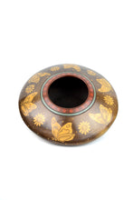 Cargar imagen en el visor de la galería, Vasija Mariposas Marrón Semi Plana