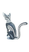 Cargar imagen en el visor de la galería, Gato Sentado B/N GC
