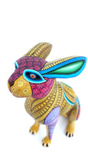 Cargar imagen en el visor de la galería, Liebre Tona Alebrije Escultura Popular Madera Oaxaca
