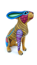 Cargar imagen en el visor de la galería, Liebre Tona Alebrije Escultura Popular Madera Oaxaca
