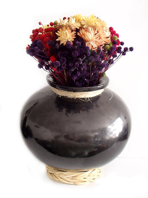 Olla Bruñida Barro Negro Tradicional Mediana