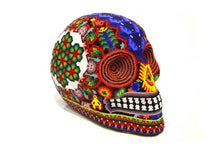 Cargar imagen en el visor de la galería, Cráneo Arte Huichol
