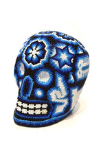 Cargar imagen en el visor de la galería, Cráneo Huichol Med &quot;Peyote Azul&quot;
