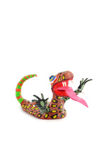 Cargar imagen en el visor de la galería, Artesanía Mexicana Alebrijes Cartonería
