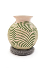 Cargar imagen en el visor de la galería, cerámica mata ortiz artesanía mexicana
