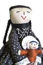 Cargar imagen en el visor de la galería, Muñeca tradicional Otomí
