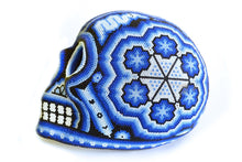 Cargar imagen en el visor de la galería, Cráneo Huichol Gde &quot;Azul&quot;
