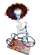 Cargar imagen en el visor de la galería, Calavera en bici José Guadalupe Posada
